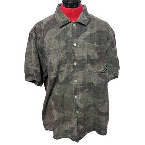 Burton Men’s Green Camo Shirt Size Large